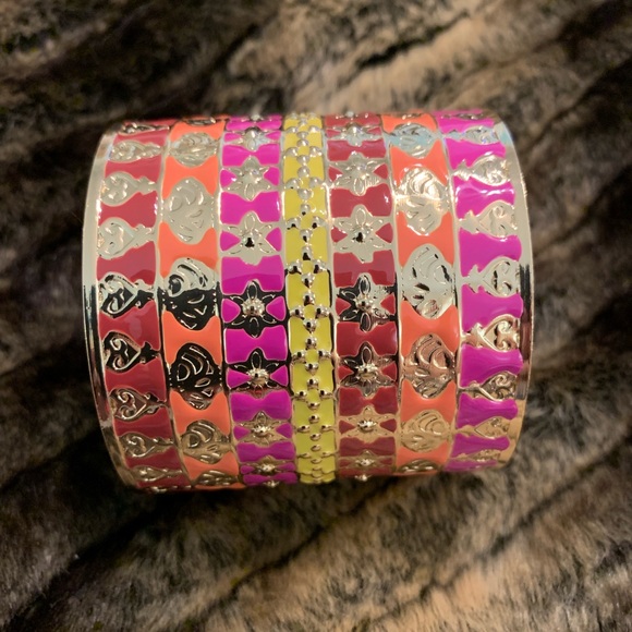 Cuff bracelet!  FAB!  #A319 - Picture 2 of 4